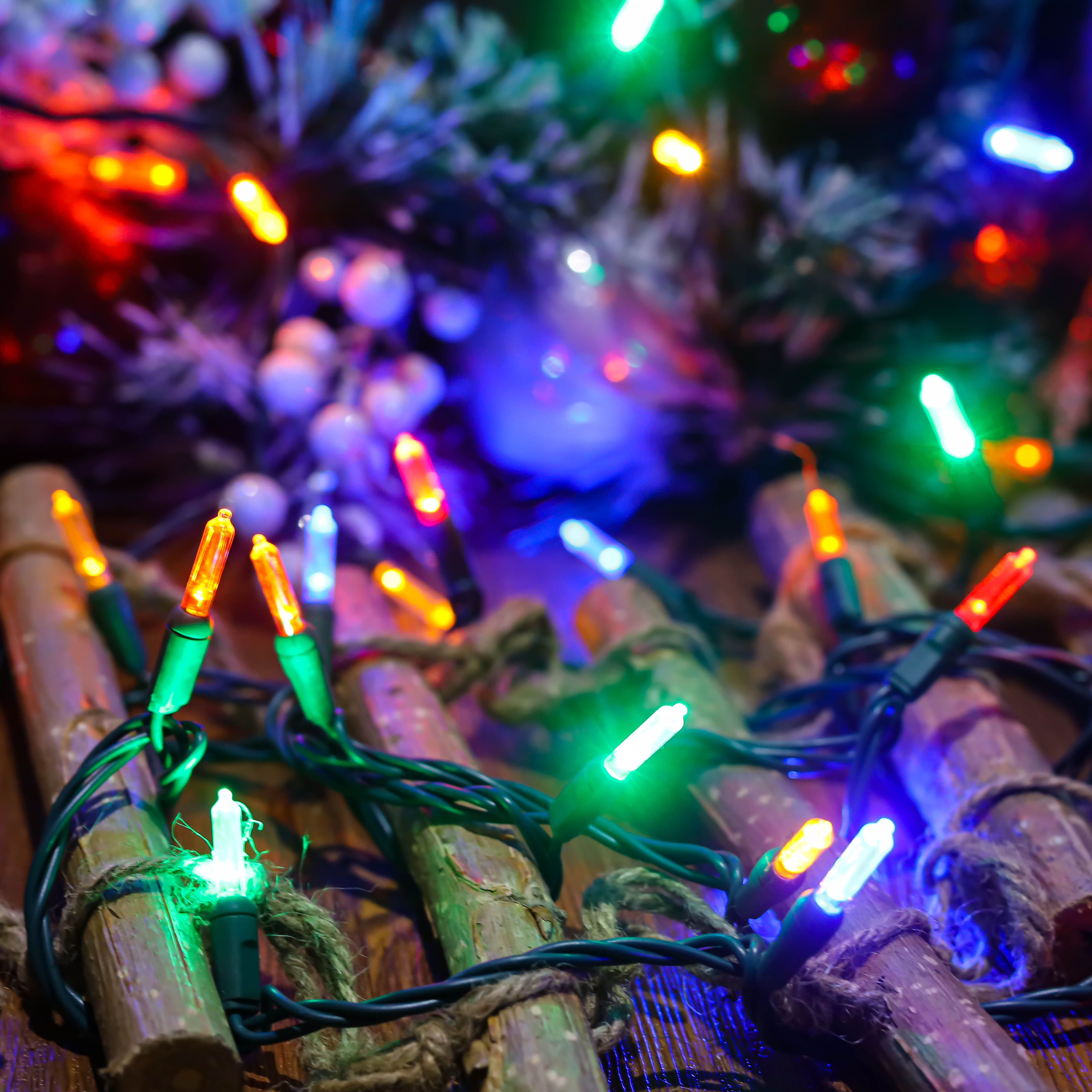 La secuencia multi de las luces de la Navidad de la UL T5 LED enciende la prenda impermeable determinada de la luz del alambre verde al aire libre